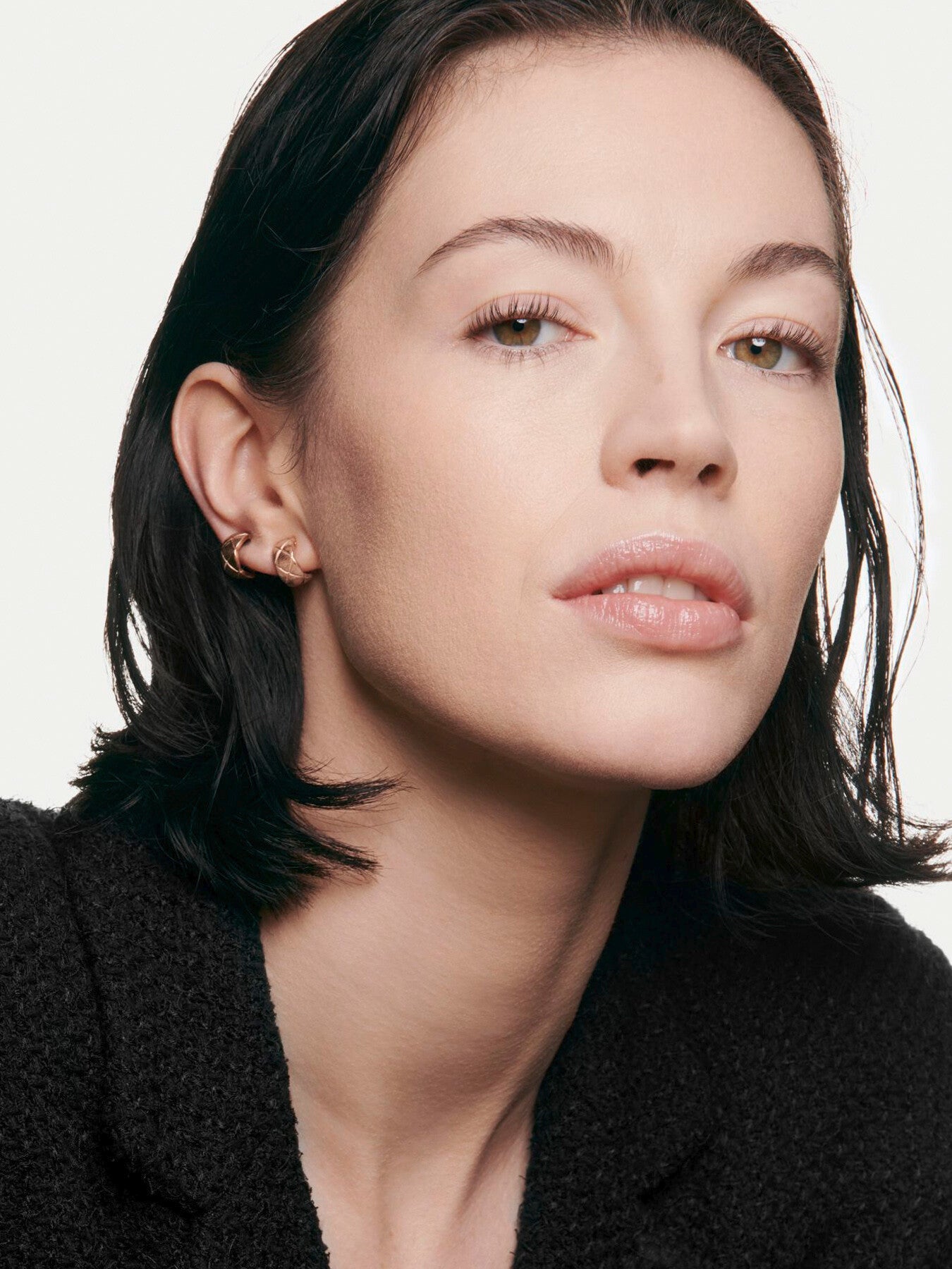 CHANEL ULTRA LE TEINT VELVET BLURRING SMOOTH-EFFECT FOUNDATION. VELVET MATTE FINISH.