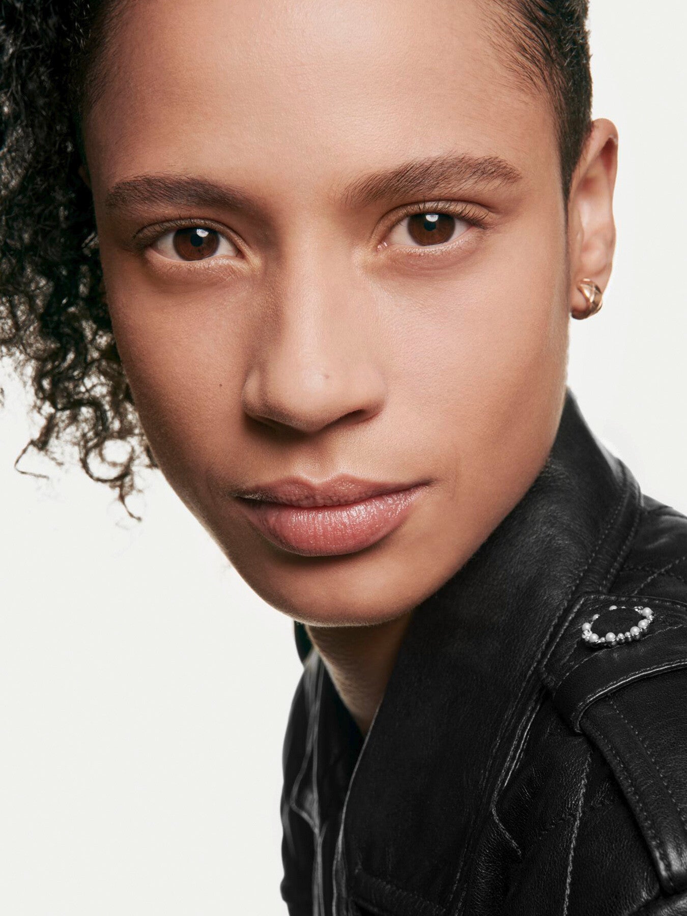 CHANEL ULTRA LE TEINT VELVET BLURRING SMOOTH-EFFECT FOUNDATION. VELVET MATTE FINISH.